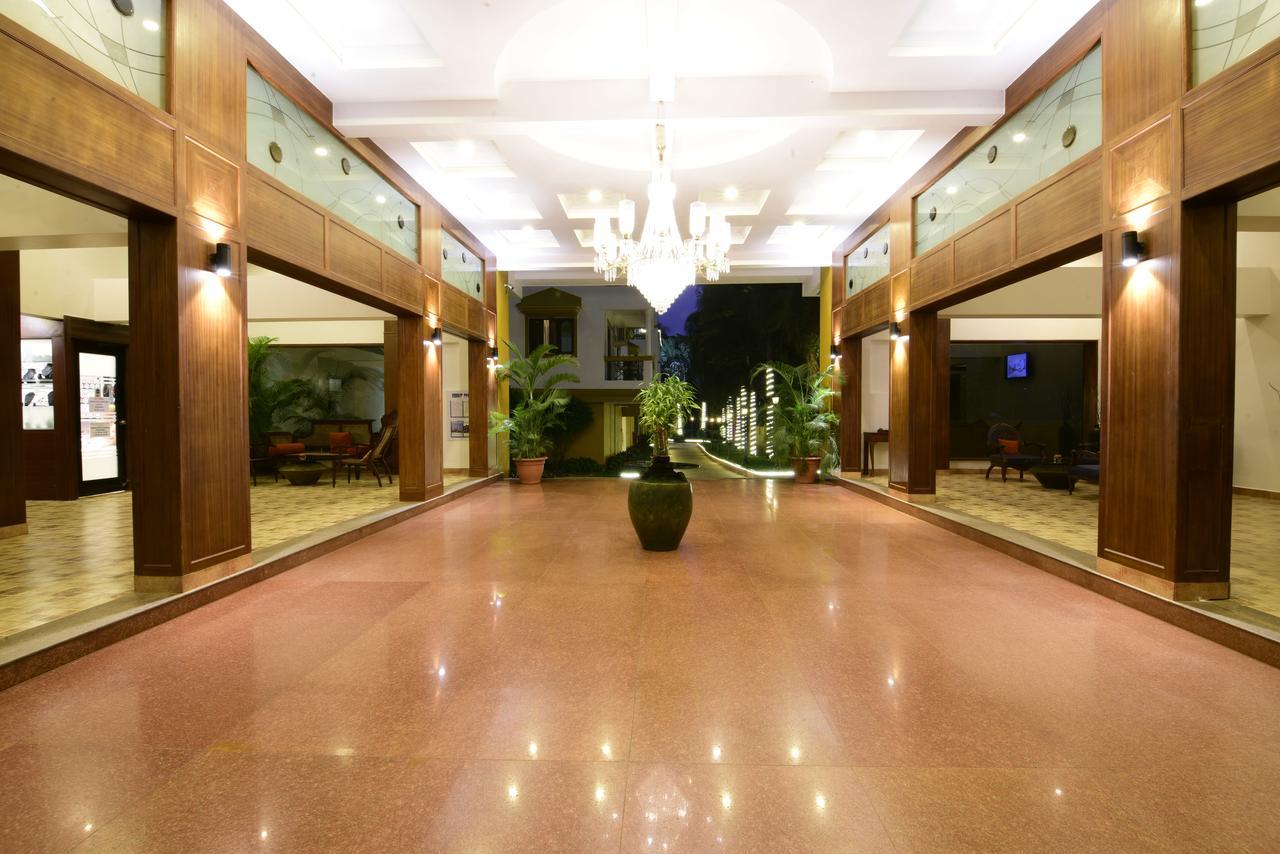 Crystal By Morpho, Goa Villagio Resort