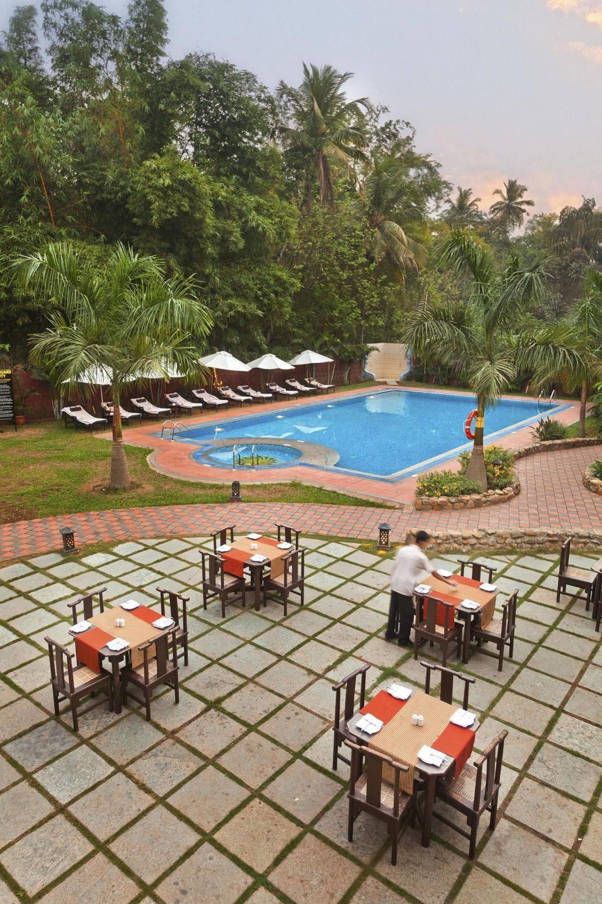 Crystal By Morpho, Goa Villagio Resort